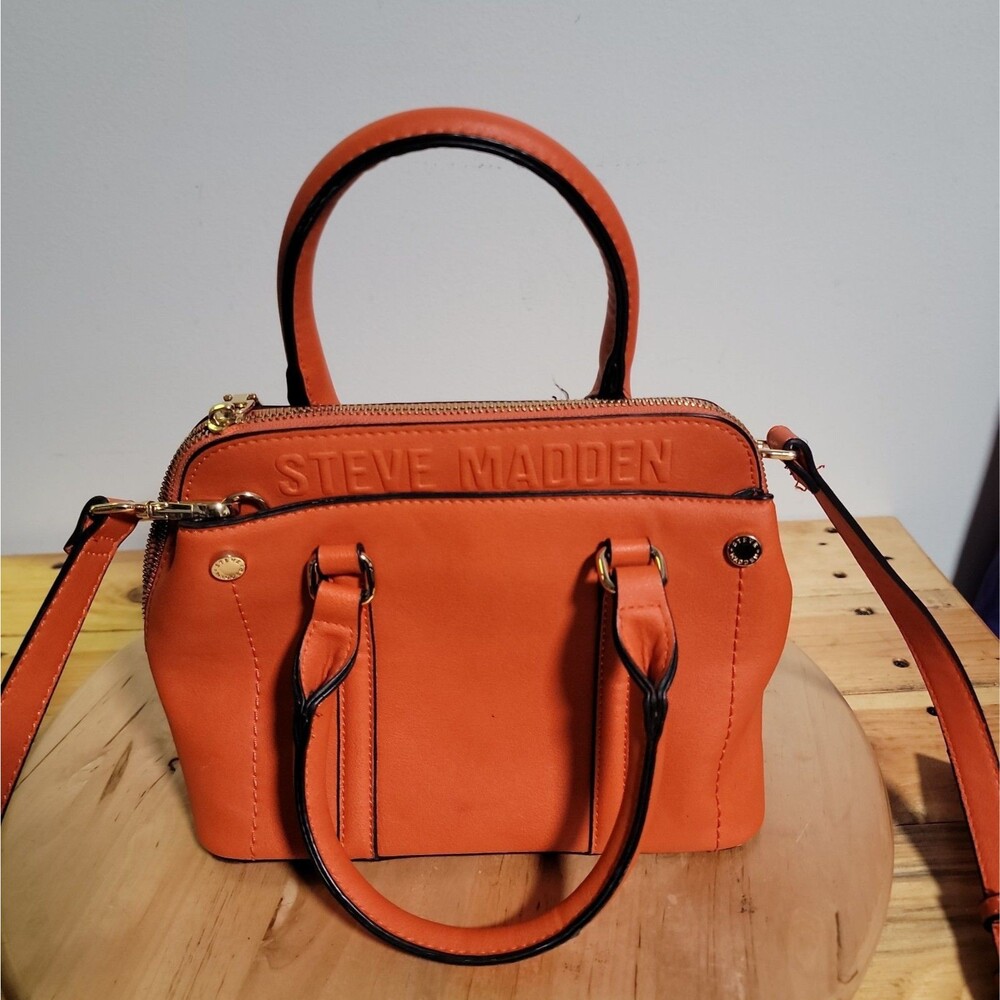 Steve Madden Bevelyn Top handle mini Bag in Sweet Mandarin Orange